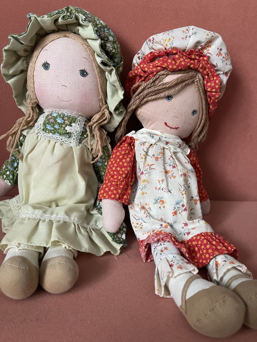 Bambole: Vendo 2 bambole vintage di pezza – Usato da Cadenazzo venduto da ero_n8hr