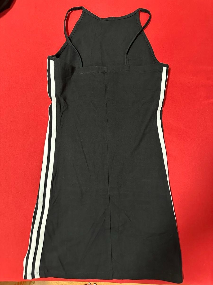 Adidas Robes: Adidas Kleid schwarz Gr. S – D'occasion à Zürich par VV8055 2
