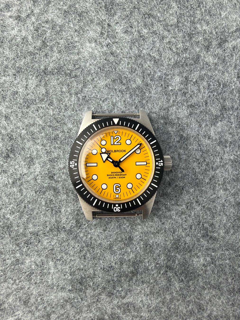 Uhren: Wolbrook Skindiver jaune 38mm – Neu und originalverpackt aus Villarepos von aTimeAffair 4