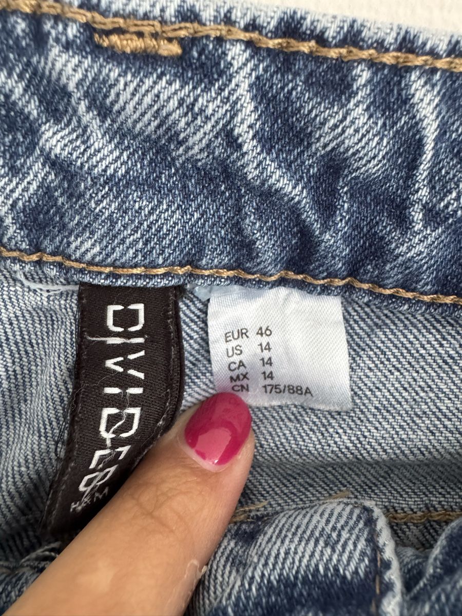 H&M Jeans: Mom Jeans Hose, H&M – Gebraucht aus St. Gallen von nikolasbong 2