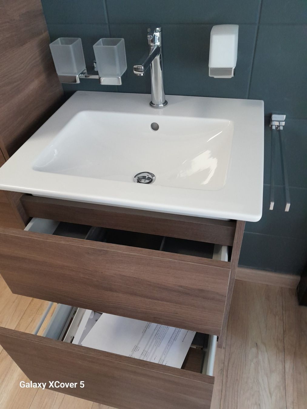 Mobili per bagno: Ensemble Villeroy et Boch lavabo-meubles – Usato da Crans-Montana venduto da isa_6yrl 1