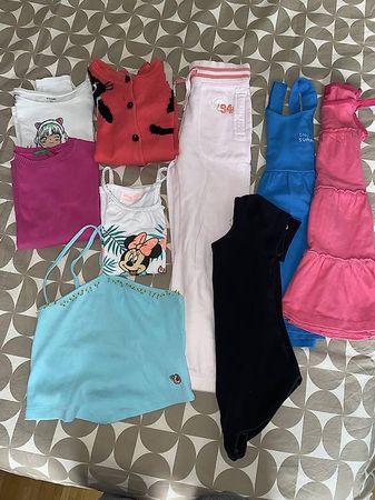 Lot de vêtements fille 122/128