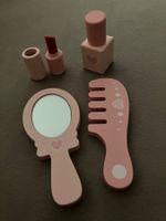 4tlg. Set für die Puppe, Spiegel/Kamm/Lippenstift/Nagellack