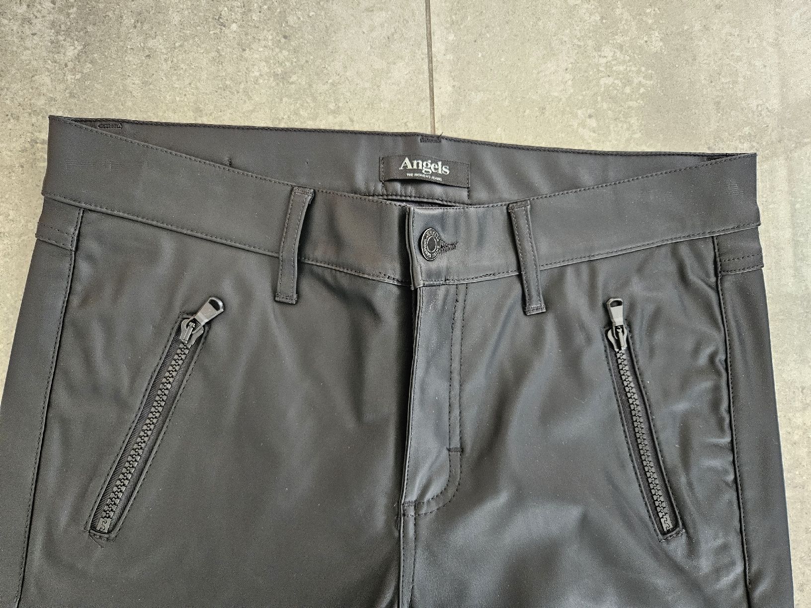 Angels Hosen: schöne Hose, Kunstlederhose, Angels – Neu (gemäss Beschreibung) aus Wiesendangen von Sinhuk 1