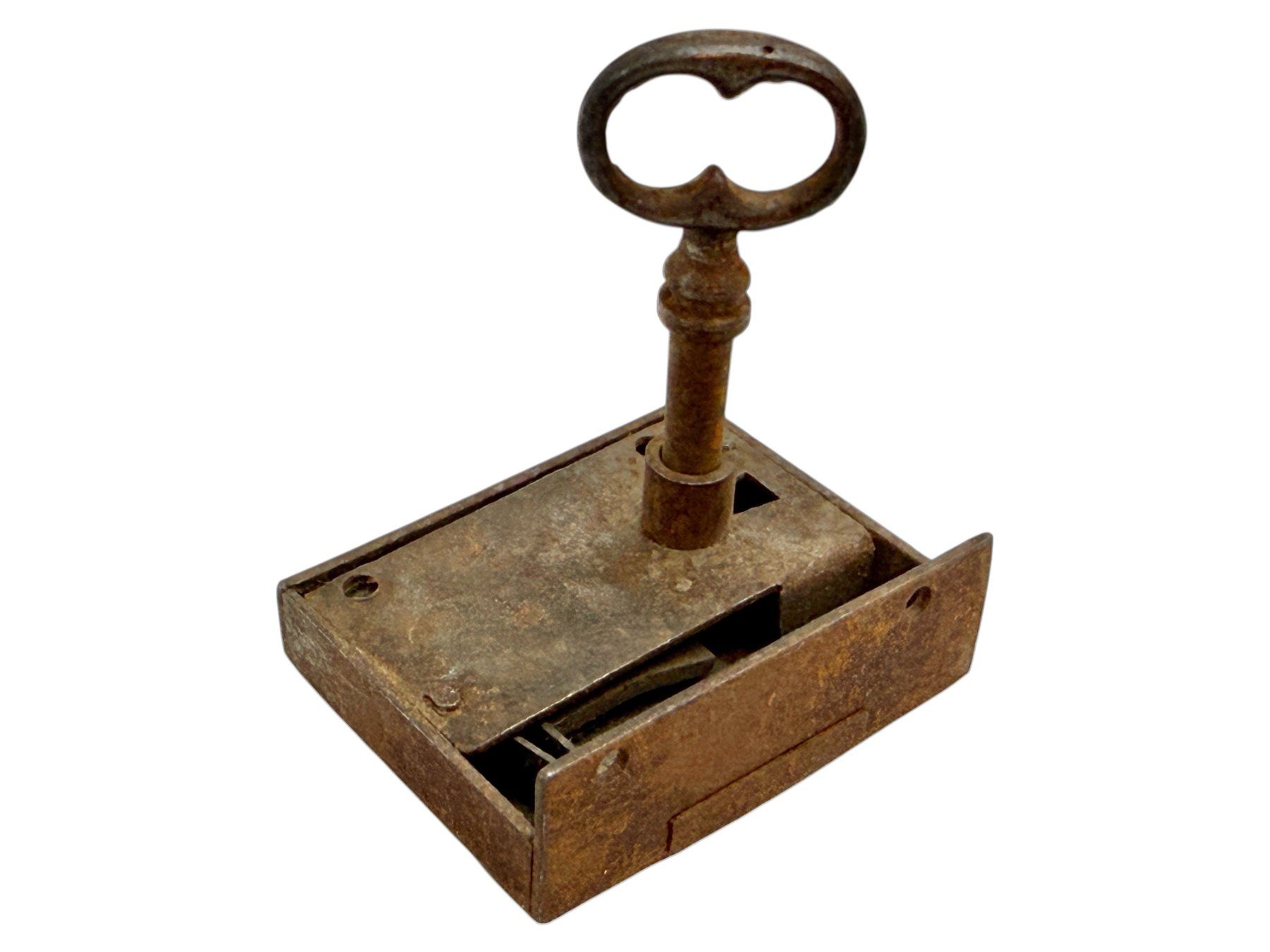 Ferramenta: Ancienne serrure de meuble avec de sa clé en fer forgé – Usato da Morges venduto da deco.vintage 4