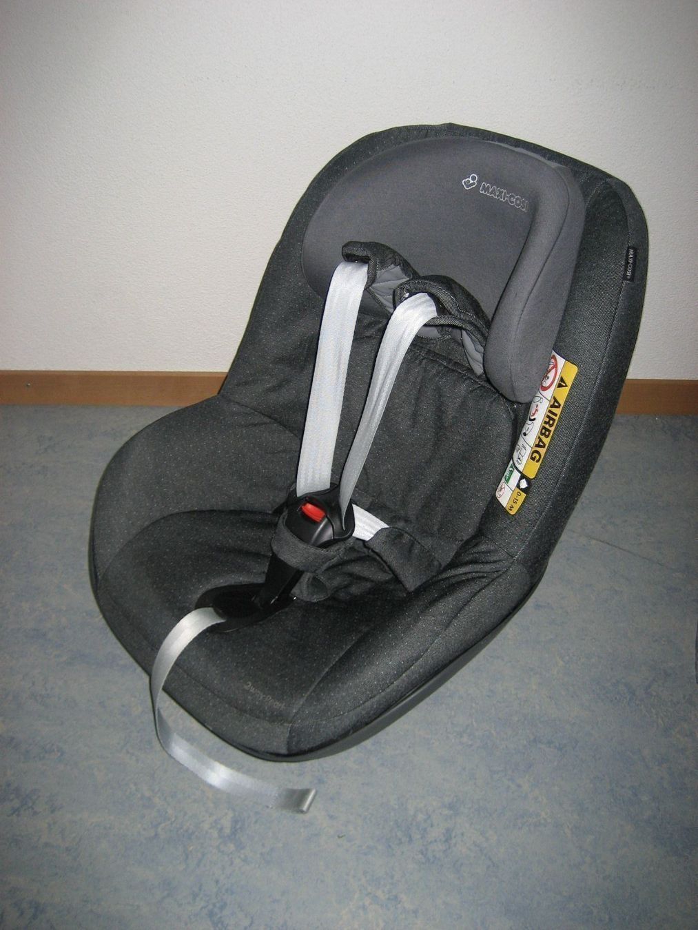 Maxi-Cosi Seggiolini per auto: 2 Way Pearl Pearl Pro I-Size Smart ISize für one oder 3 way – Usato da Giswil venduto da tilema