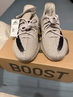 Yeezy Boost V2