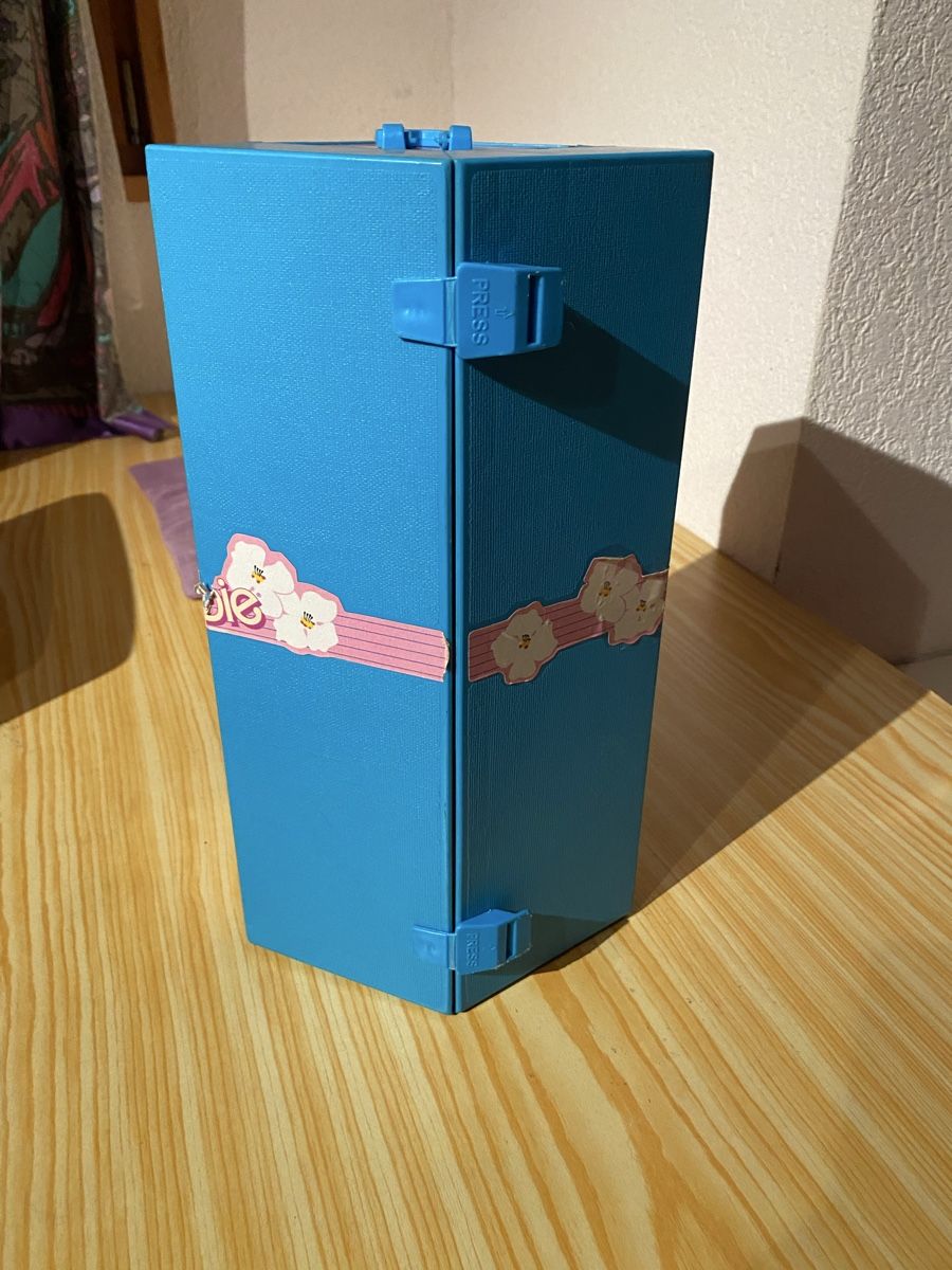 Barbie Case e mobili per bambole: Barbie Schlafzimmer – Usato da Safenwil venduto da Fairtrade2012 2