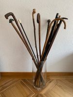 Konvolut an verschiedenen alten Gehstöcken / Spazierstöcken