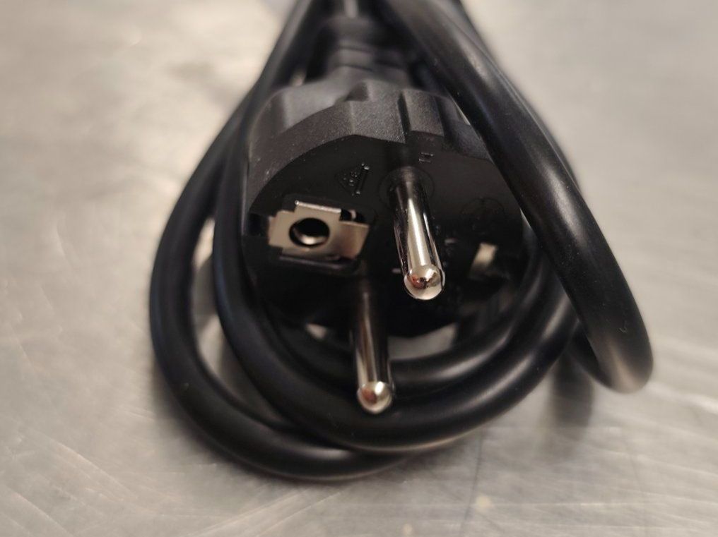 Cavi: Volex Netzkabel 1.8 m C13-Schuko – Nuovo e nell'imballaggio originale da Busswil BE venduto da dtg-media 1