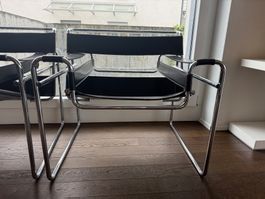 2 Bauhaus-Sessel "Wassily  Chair" im Still von Marcel Breuer