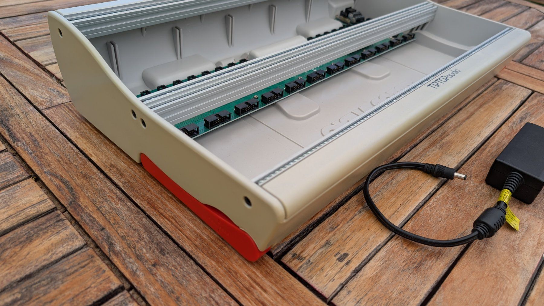 Strumenti musicali: Tiptop Audio - Mantis case (eurorack modular) – Usato da Valeyres-Rances venduto da Kobol 1