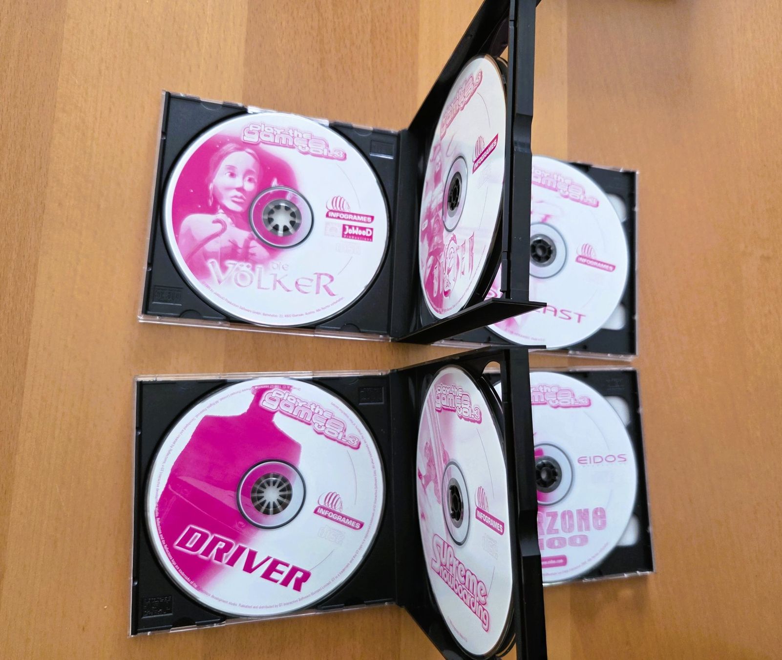 Giochi: PC - CD ROM GAME - PLAY THE GAME 8 CD`s – Usato da Brüttisellen venduto da Nighttrain