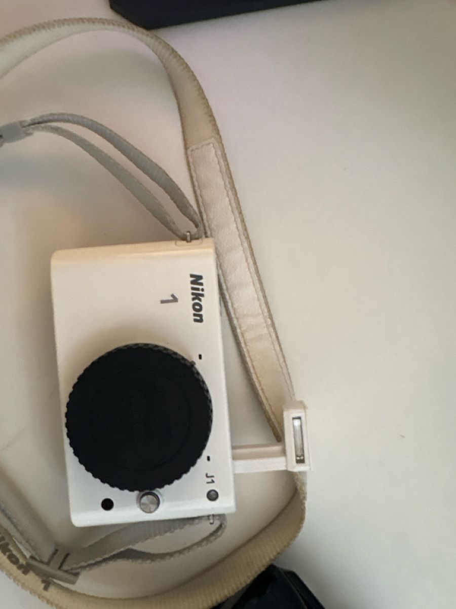Nikon Fotocamera: Nikon J1 in Weiss – Usato da Dänikon ZH venduto da pol_8r2l 5