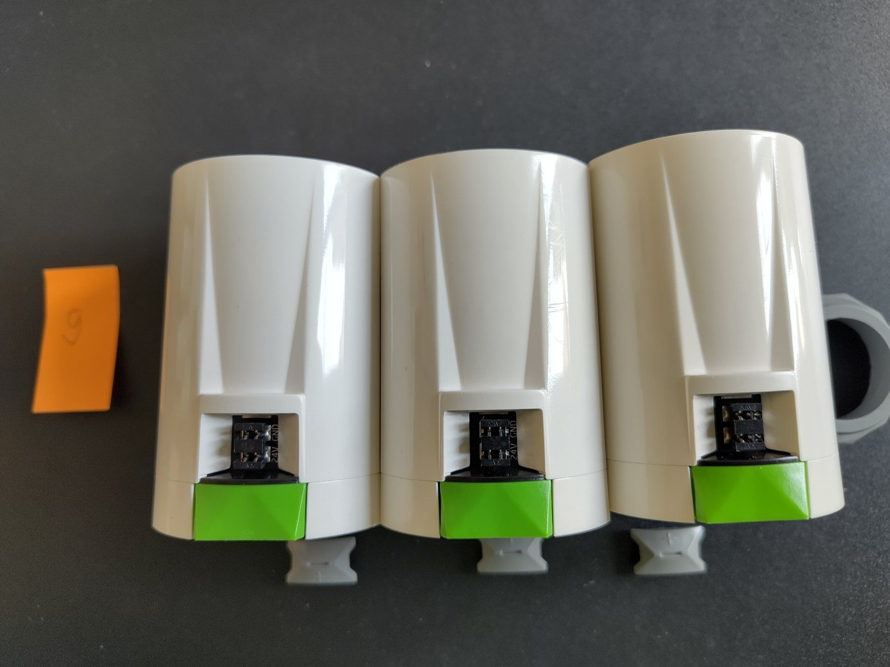 Loxone Componenti elettronici: Loxone Stellantrieb Air, 3 Stück – Usato da Zürich venduto da Fuchur82 3