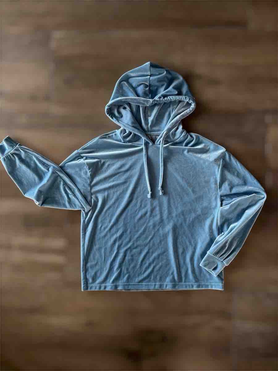 Pieces Pullover & Sweatshirts: Kapuzenpullover Samt hellblau Grösse S – Neu (gemäss Beschreibung) aus Thundorf von pag_9852