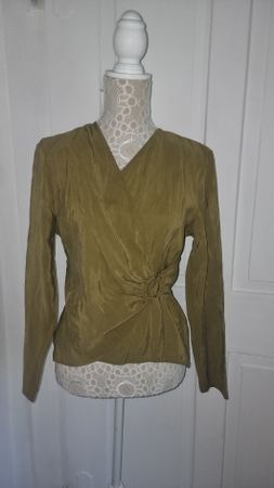 Olive Bluse von Primark, Gr. 40, Wickeloptik, Top Zustand!