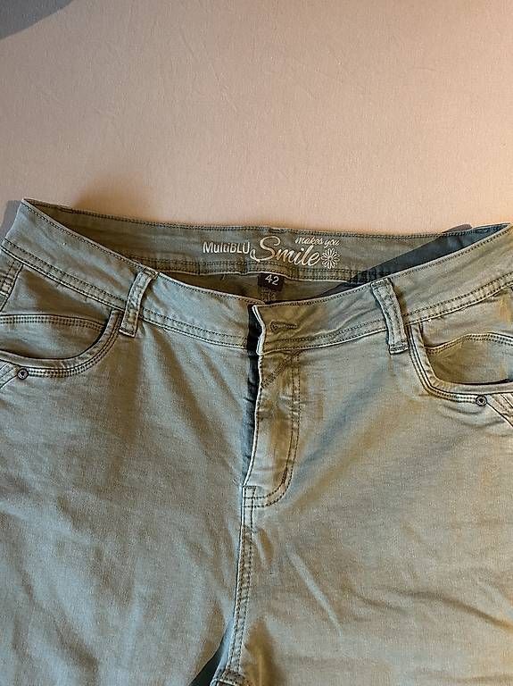 Jeans: grüne Jeans Hose – Usato da Trub venduto da elinschleiderschrank