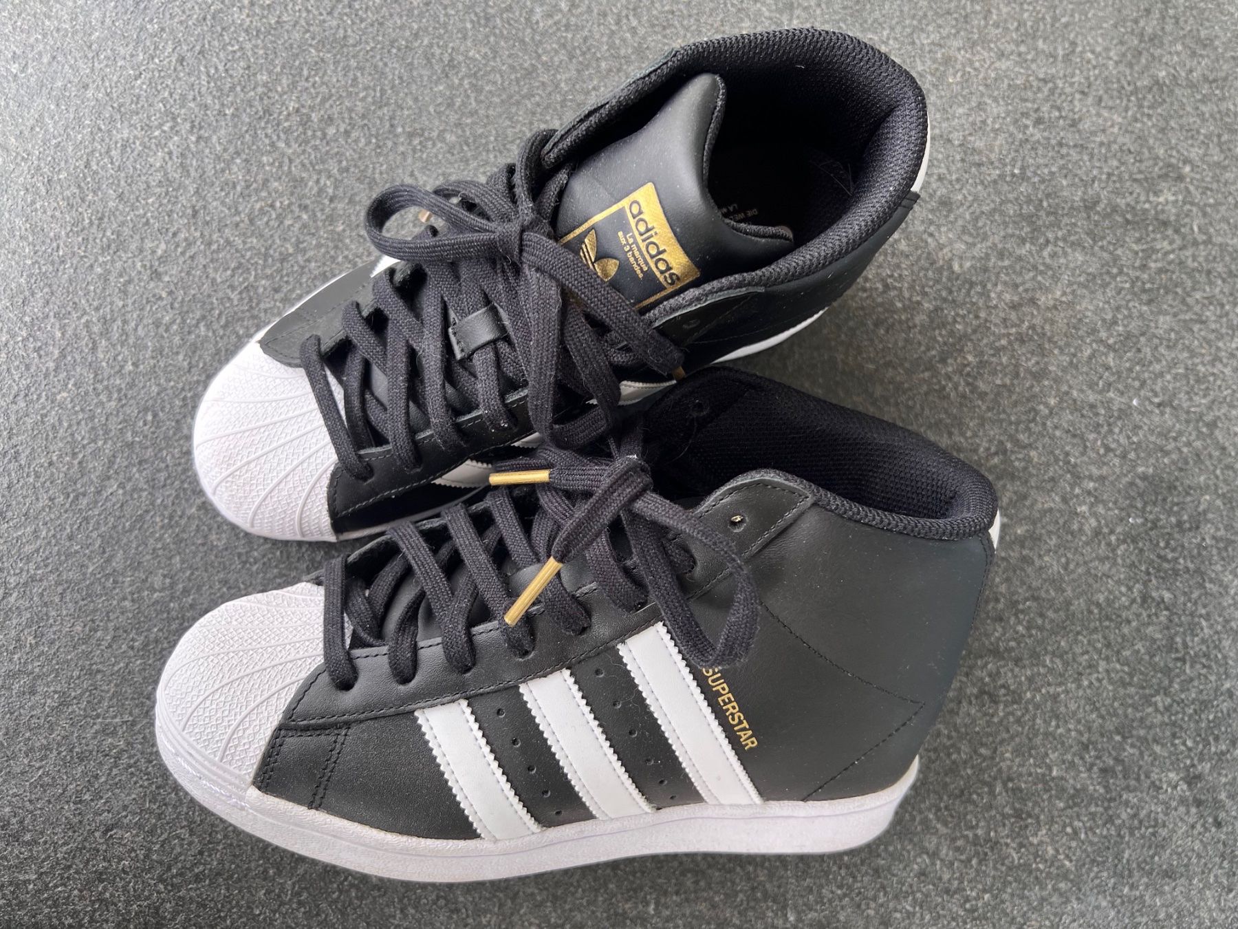 Adidas Chaussures femmes: Basket Adidas Superstar noir – D'occasion à Pully par sunaddict 1