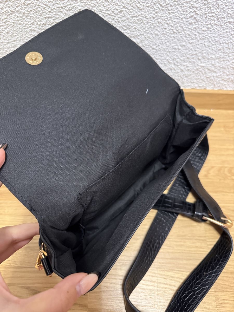 Sacs femmes: Umhängetasche – Neuf (Voir description) à St. Gallen par azra_sadikov 1