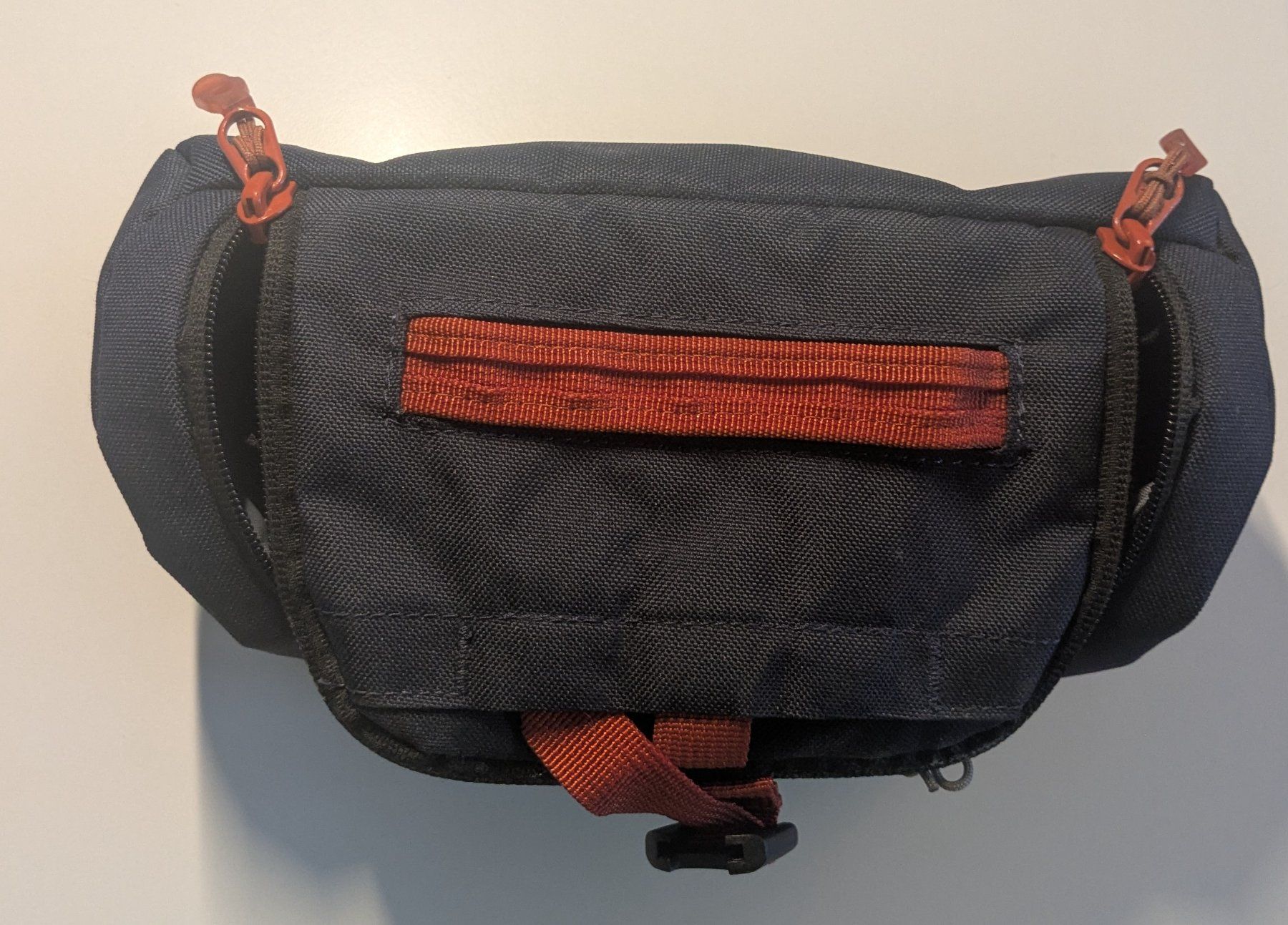 Custodie per cosmetici: Necessaire – Usato da Zürich venduto da Link_ 1