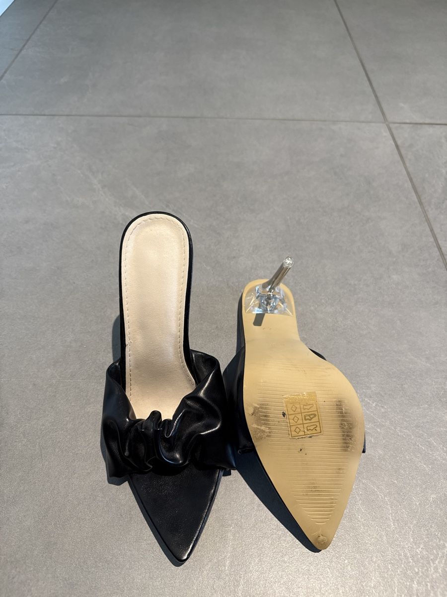 Scarpe da donna: Mules à talon – Usato da Fribourg venduto da Mya_Asb 2