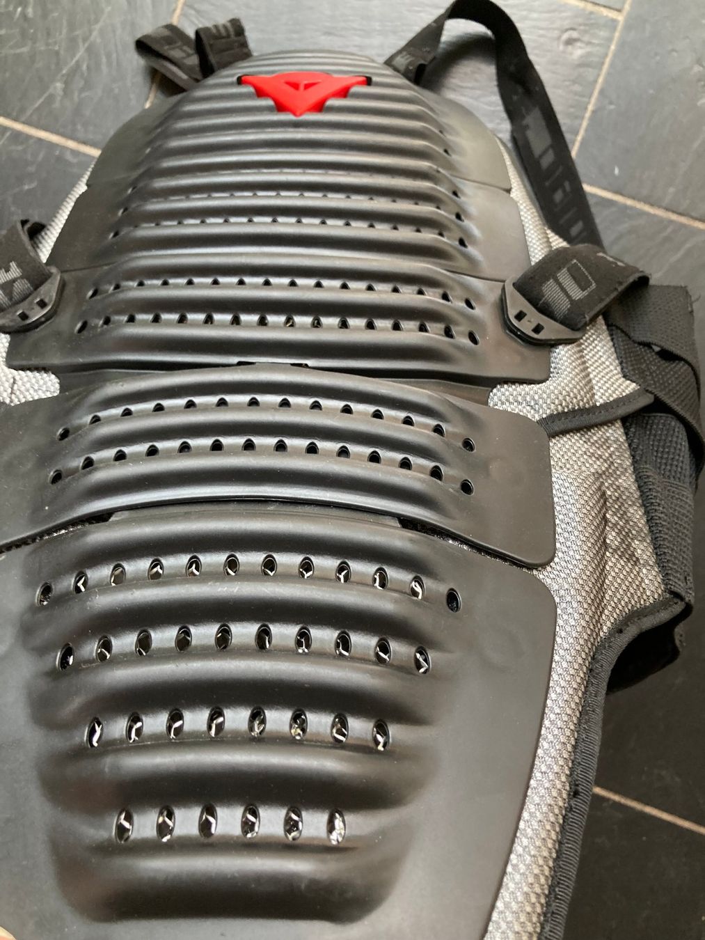 Dainese Protections: Rückenprotektor Dainese M – D'occasion à Neftenbach par Janusch01 4