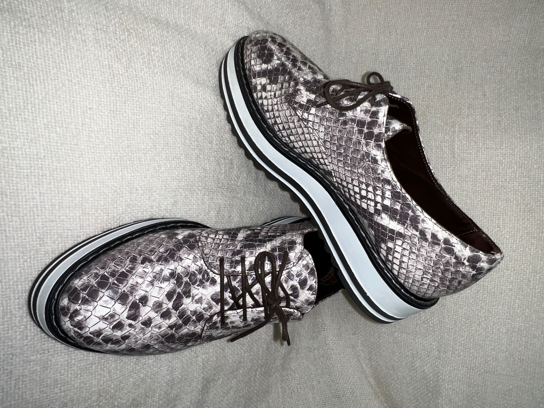 Marc Cain Damenschuhe: Schicke MARCCAIN Schnürschuhe Grösse 39 Plateau – Gebraucht aus Ebikon von jogger69 3