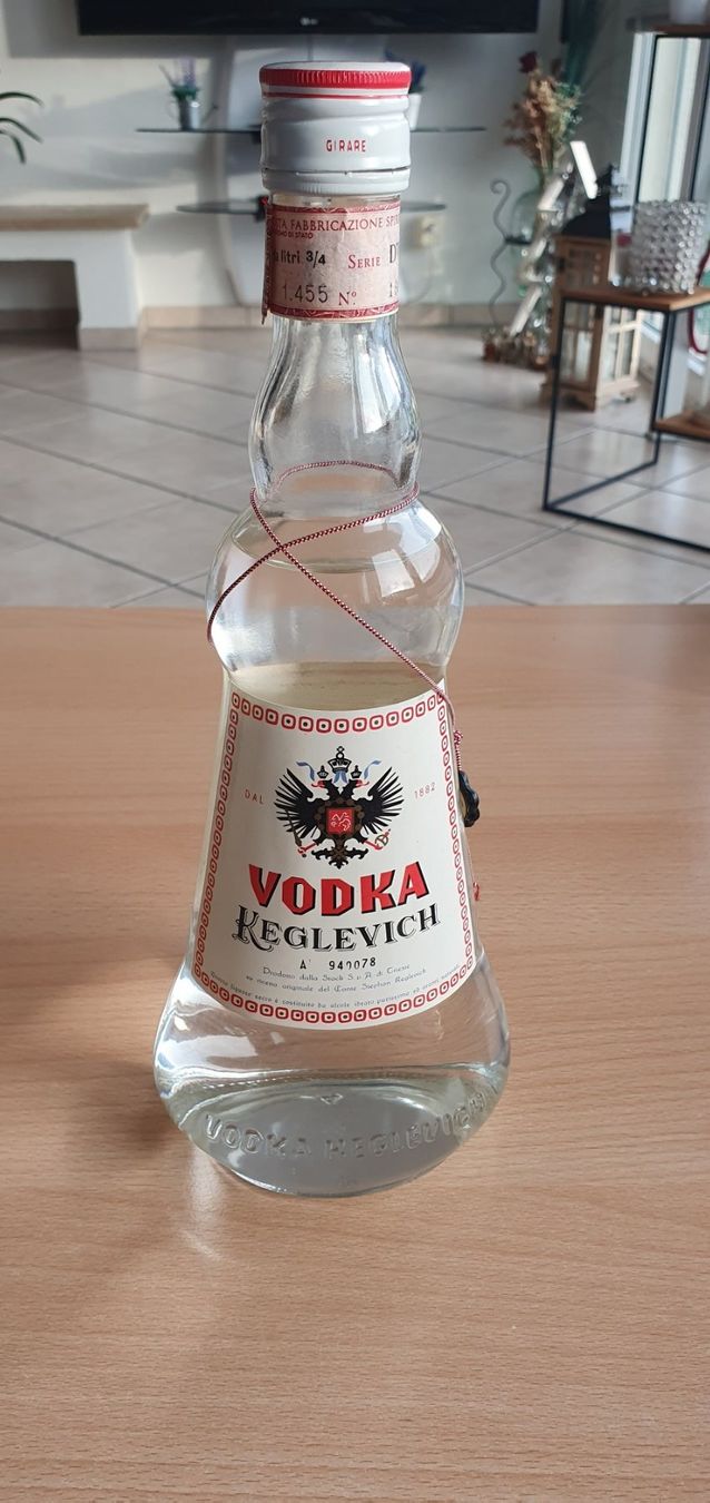 Spirituosen: Vodka Keglevich – Gebraucht aus Moutier von mai_pq7w