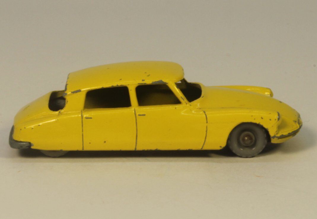 Matchbox Modellini d'auto: Matchbox Lesney 66A Citroën DS 19 – Usato da Zofingen venduto da Trukli58 1
