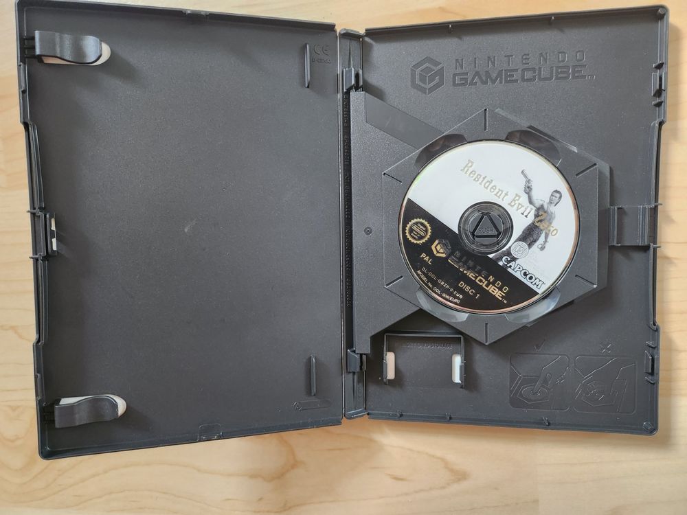 Nintendo Jeux: Resident Evil Zero für Gamecube Nintendo – D'occasion à Tuggen par Zweitechanceboutique 3