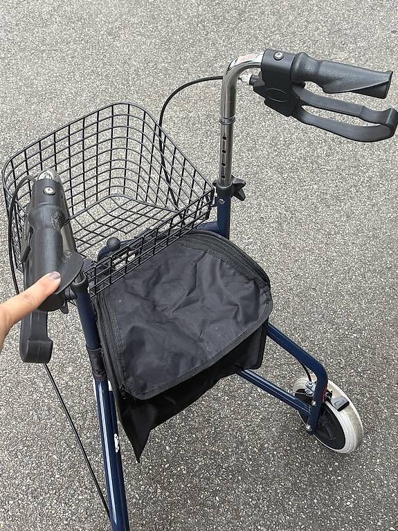 Ausili per la deambulazione: Rollator  – Usato da Villars-sur-Glâne venduto da AllisonGina