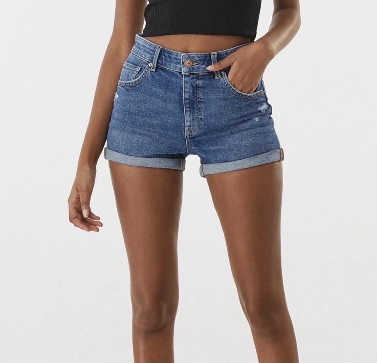 Bershka Jeans: Bershka - Shorts Jeans - Taille 40 – Usato da Belmont-Lausanne venduto da Michelle_Srdr_