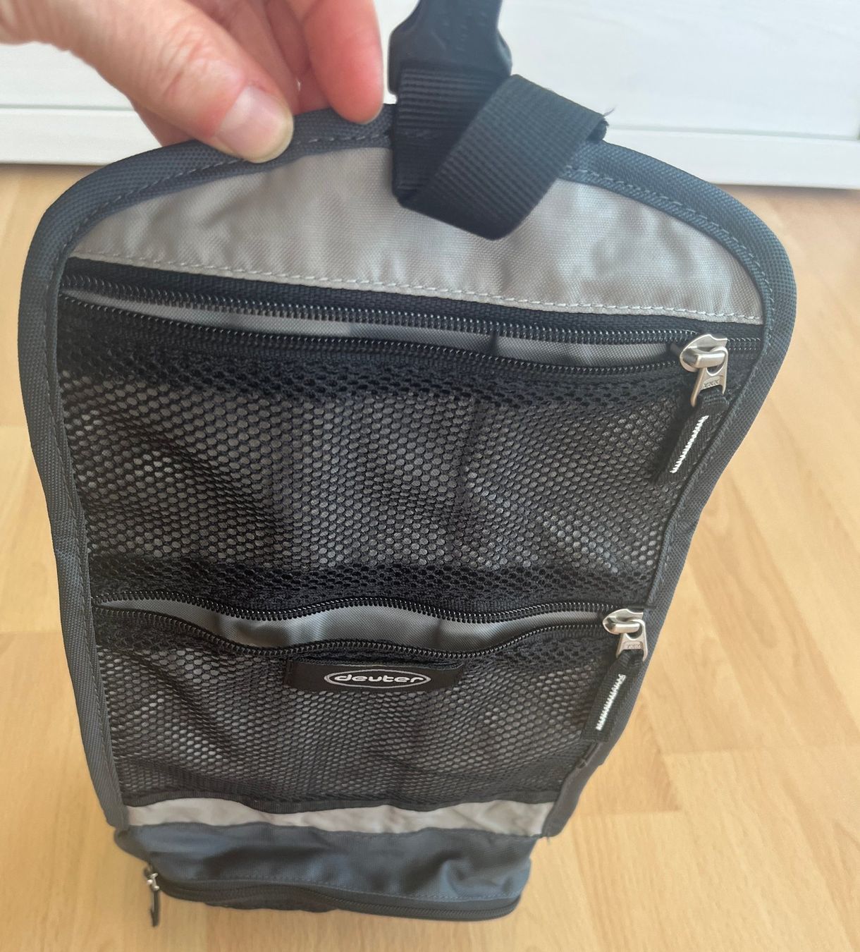 Deuter Custodie per cosmetici: Kulturbeutel / Necessaire / Waschbeutel von Deuter – Nuovo (secondo la descrizione) da Zürich venduto da fbsm 2