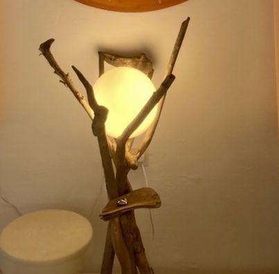 Lampade: Selbst gebaute einzigartige Schwemmholzlampe – Usato da Zofingen venduto da inf_2plw 2
