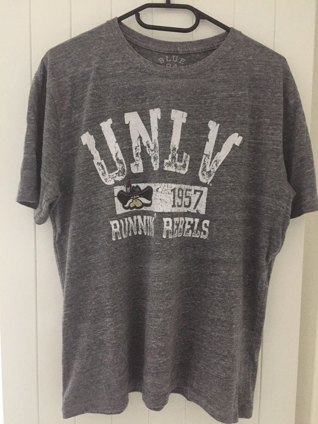 T-shirt: UNLV Rebels NCAA Shirt Gr. L – Usato da Muttenz venduto da bargain_hunter