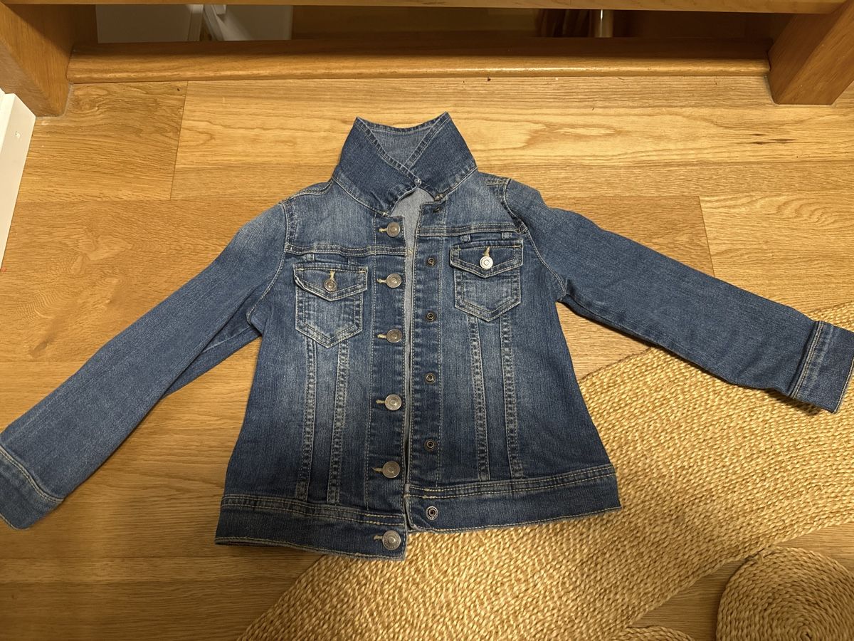 Jacken & Mäntel: Benetton Mädchen Jeans Jacke Gr 110/116/122 – Gebraucht aus Wädenswil von dorodi