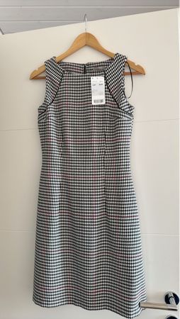 Elegantes Kleid mit Hahnentrittmuster - Grösse 34, neu!