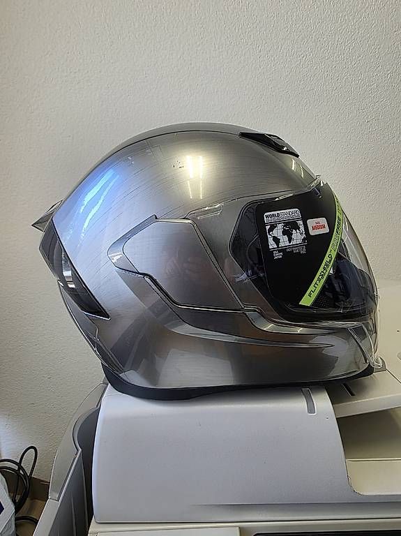 Caschi & visiere: Casque Icon AirFlite Quicksilver  – Usato da Romanel-s-Lausanne venduto da Rico_8 2