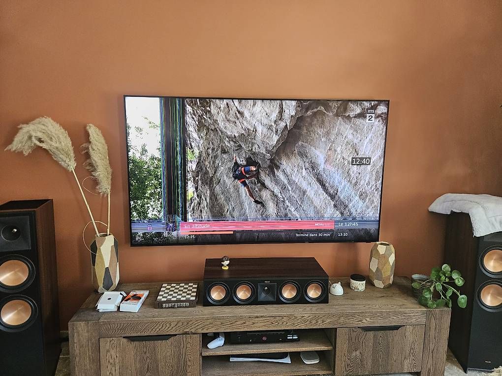 Fernseher: TV Défectueuse Samsung QE82Q800T – Gebraucht aus Grandson von roulio55