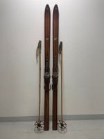 Ski (D 4), Deko Holzski mit Stöcken
