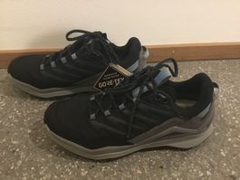 Lowa Gore Tex Trekkingschuhe, Women, Gr. 39, neu