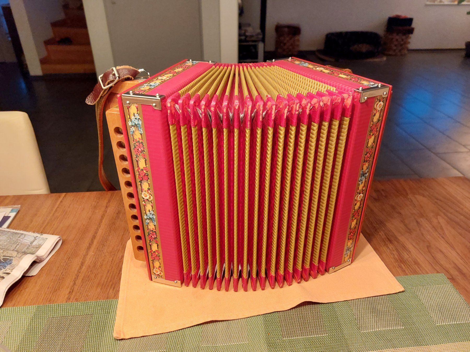 Strumenti musicali: Schwyzerörgeli Pauli schöner Klang – Usato da Kriens venduto da Allerhand5 1