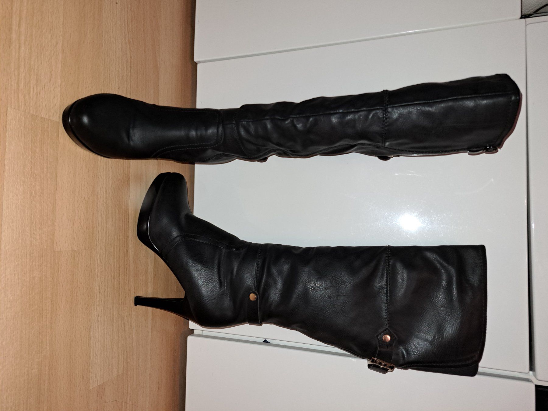 Chaussures femmes: Winterstiefel Gr 38 – D'occasion à Gommiswald par Cyndi5