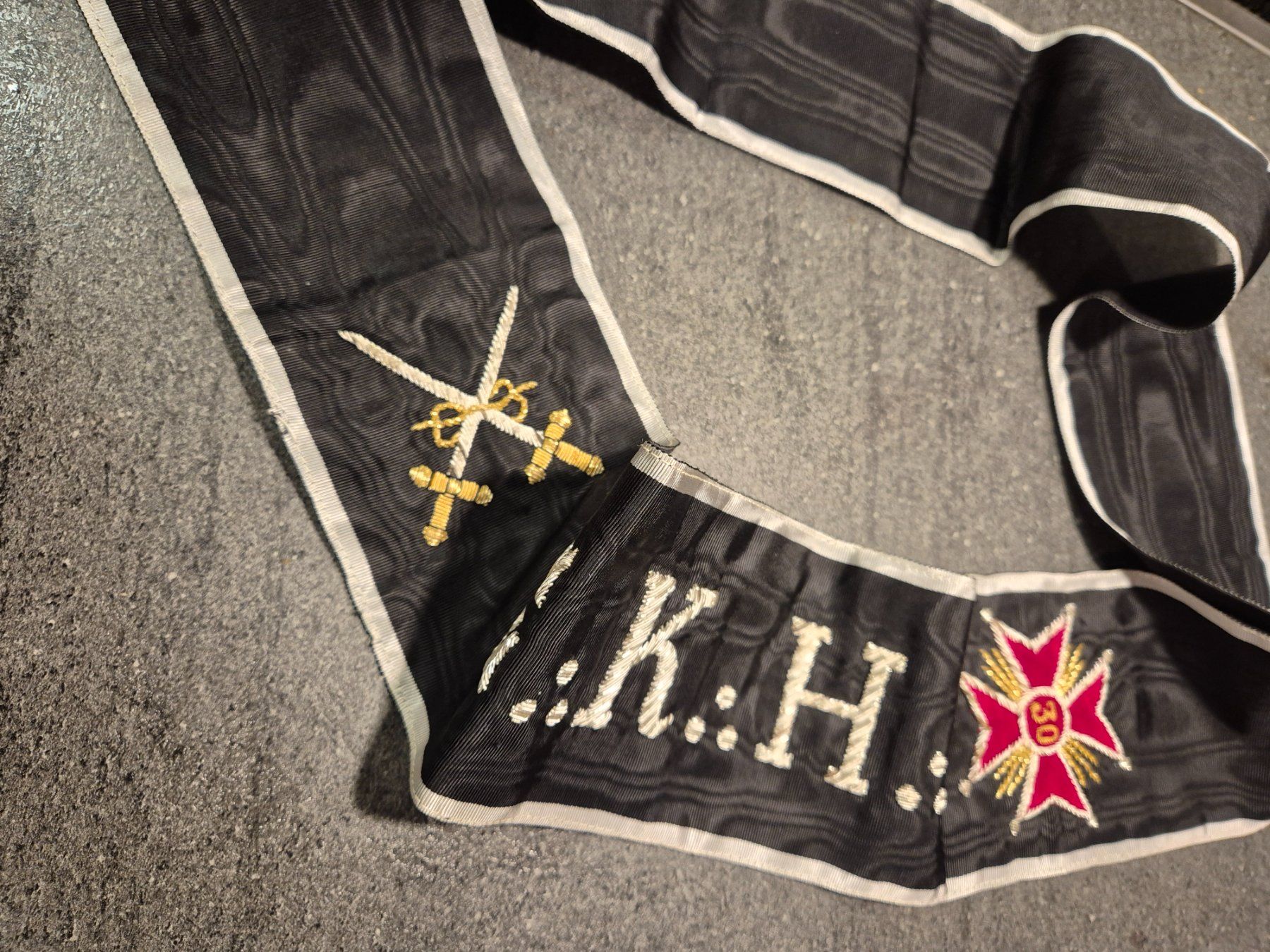 Uniformen: Franc-Maçonnerie C.K.H. 30 Croix – Gebraucht aus Essertes von onezoneplay 2