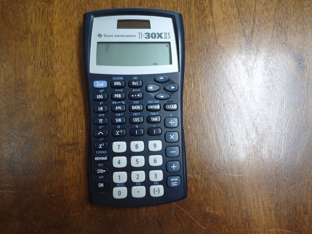 Calculatrice vintage style machine à écrire à énergie solaire grand
