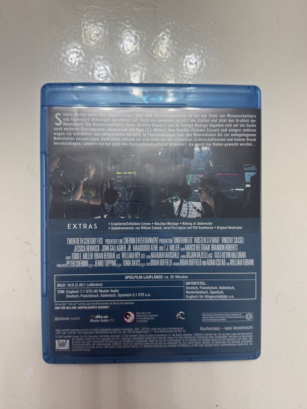 Tutti i DVDs: UNDERWATER.  (BLU-RAY) – Usato da Basel venduto da san_2qlq 1