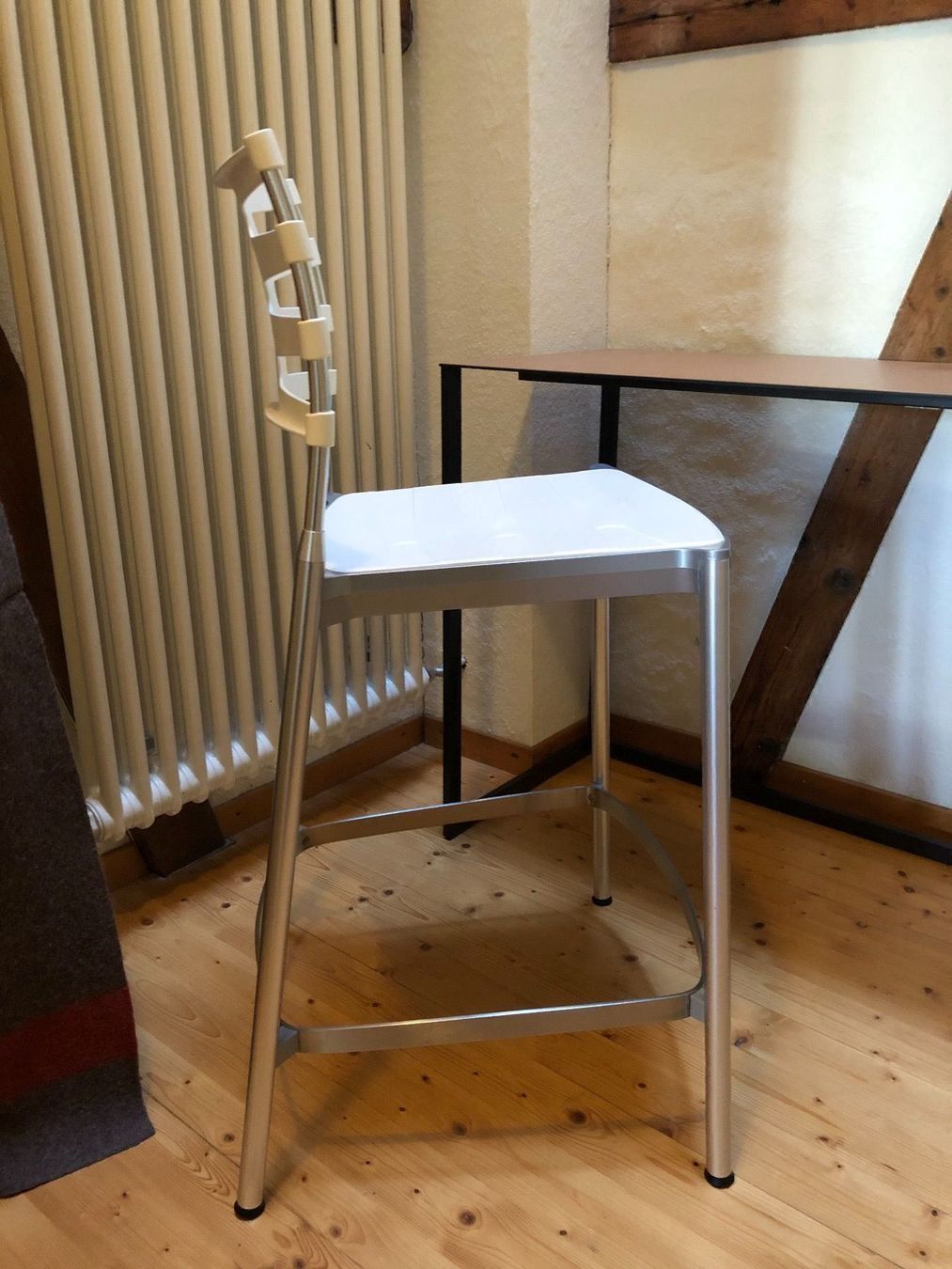 Sedie: Fritz Hansen Barhocker Ice – Usato da Unterseen venduto da Fruchtfleisch 2