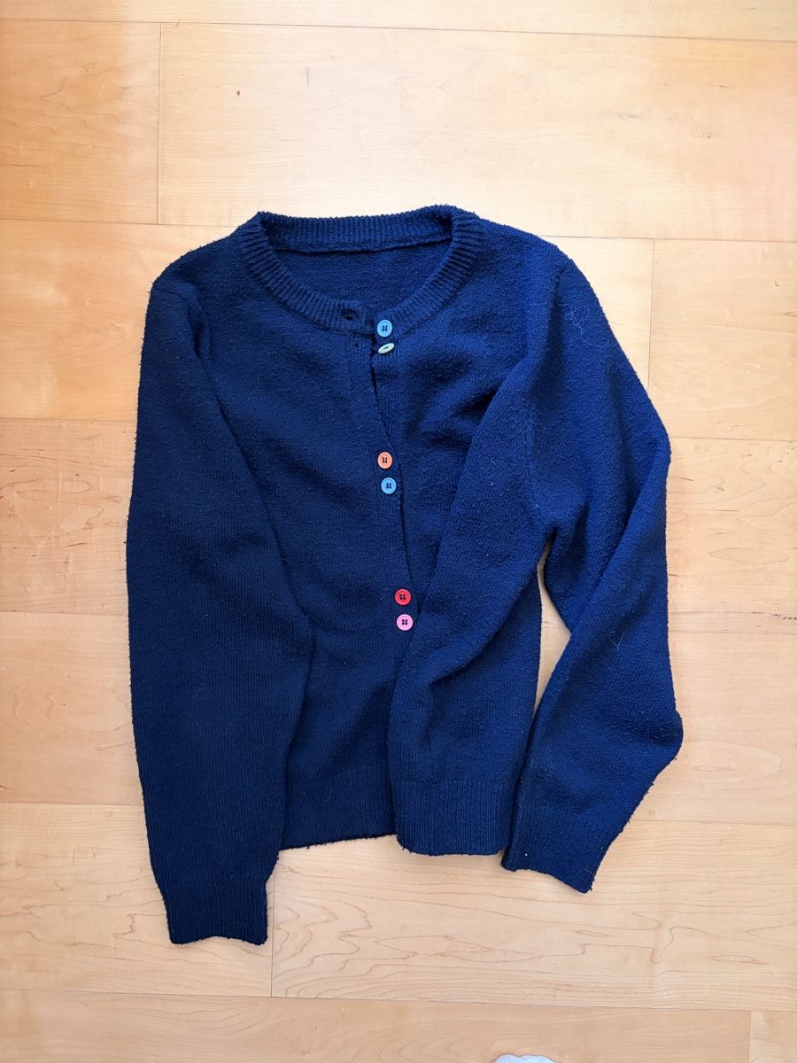 Pullover & Sweatshirts: Cardigan bleu marine  – Gebraucht aus Lavigny von Lea_9rxv