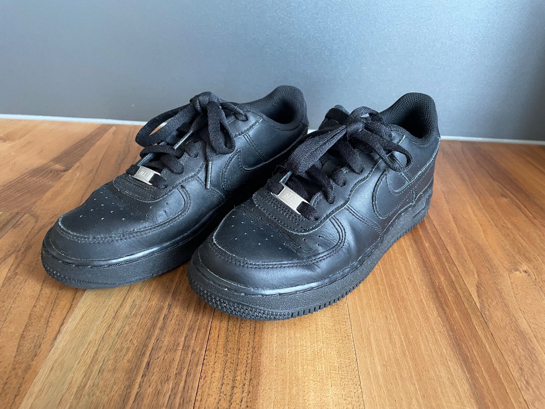 Nike Chaussures hommes: Nike Air Force 1, Gr. 36.5 – D'occasion à Schöfflisdorf par ElianeJ 1